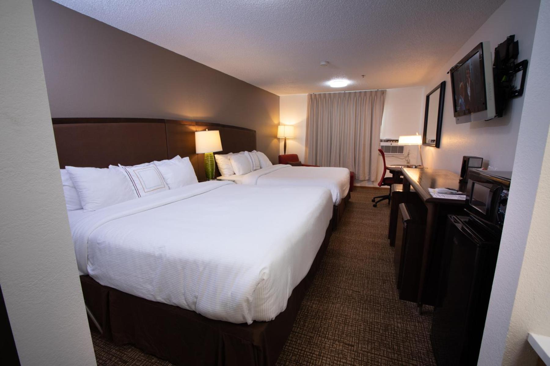 Alliance Hotel & Suites, A Howard Johnson By Wyndham Exterior foto